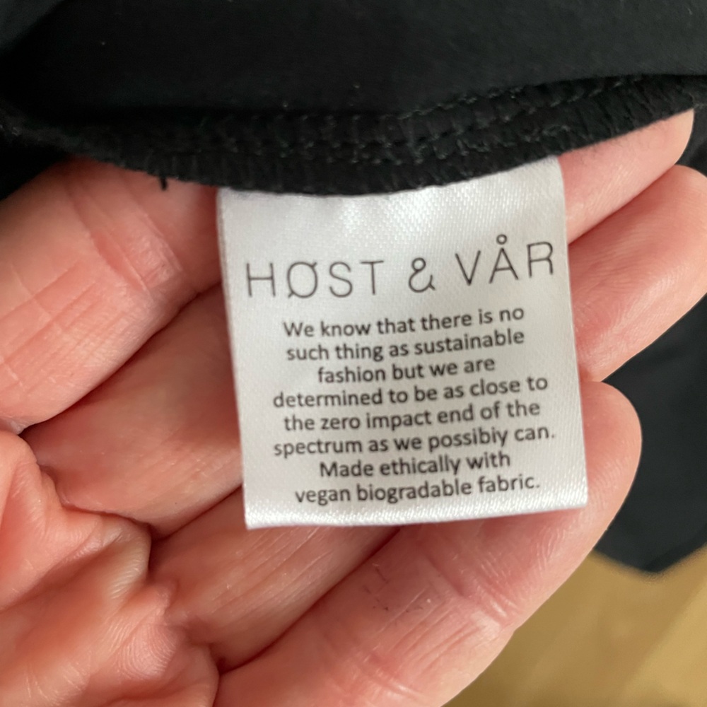 Host & Var Crisp Cotton Dress - Picture 16 of 16